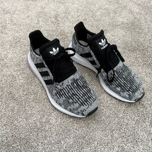 EUC! - Adidas Black and White Sneakers - Size 11.5